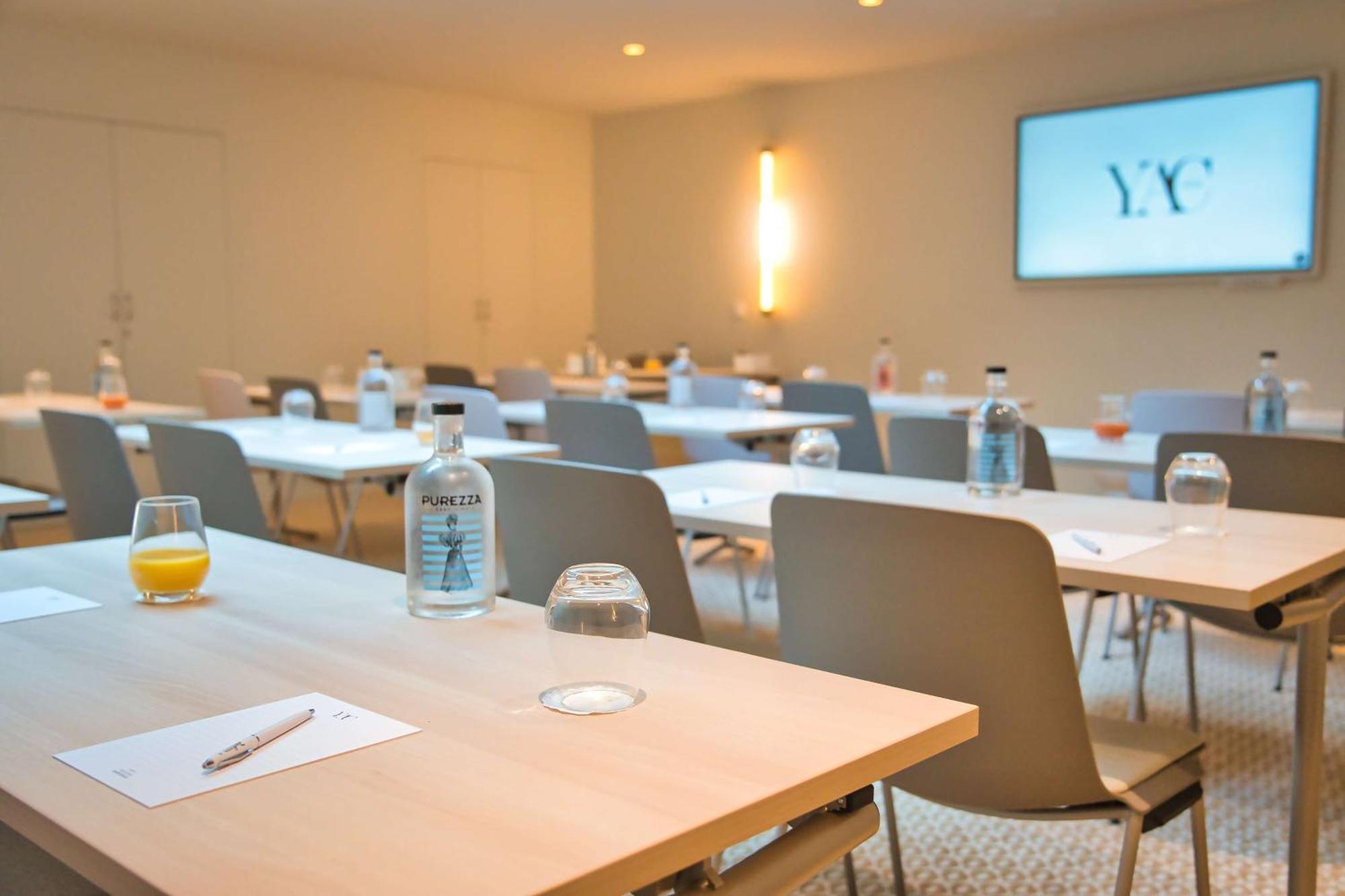 Hotel Yac Paris Clichy, A Member Of Radisson Individuals 外观 照片